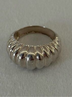 925 Sterling Silver Ribbed Domed Band Shrimp Croissant Ring Size 6